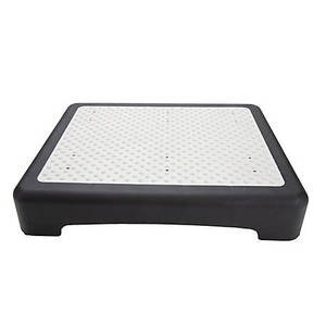 lot 10649 image: 19x16x4 Step Stool