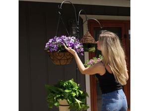 lot 1931 image: Yard Butler YT-5 Yard Tree Hanging Garden System