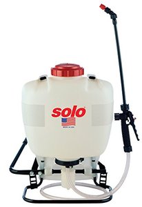 lot 5213 image: SOLO 10207 4Gl Backpack Sprayer, white