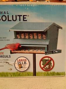 lot 45138 image: Woodlink original absolute single sided squirrel resistant bird feeder