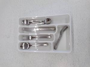 lot 45208 image: Mainstays Flatware Set with Tray Organizer