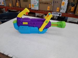 lot 45210 image: Adventure Force water strike water gun