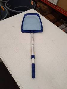 lot 45227 image: Brand Deluxe Pool Leaf Skimmer With 42-inch Pole