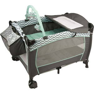 lot 31999 image: Evenflo Portable BabySuite DLX Playard, Spearmint Spree
