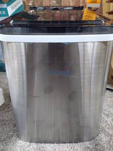 lot 32027 image: Silonn Ice Makers Countertop, 9 Cubes Ready in 6 Mins, 26lbs in 24Hrs, Self-Cleaning Ice Machine with Ice Scoop and Basket, 2 Sizes of Bullet Ice for Home Kitchen Office Bar Party