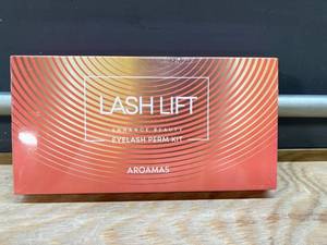 lot 32872 image: Lash Lift Eyelash Perm Kit