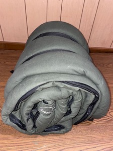 lot 1335 image: Large Sleeping Bag Boulder Creek 78��Lx36��W zipped