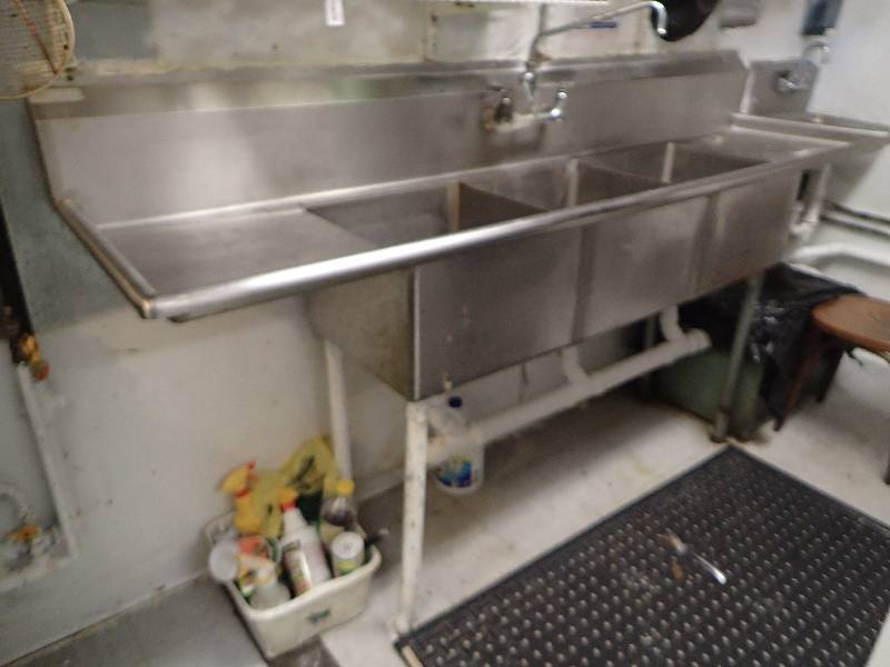 3 Well Stainless Commercial 3 Compartment Sink With Pre Rinse