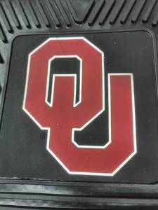 lot 5689 image: OU Car Mats
