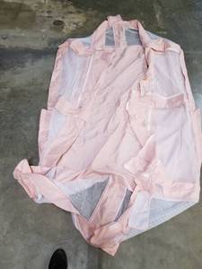 lot 4752 image: Pink Popup Play Pin