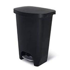 lot 4708 image: Glad 13 Gallon Step Trashcan