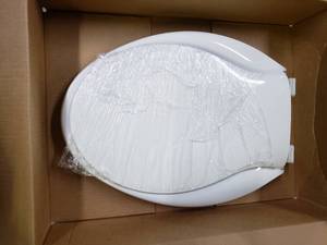 lot 4748 image: Kohler Transitions Nightlight Q3 Elongated Closed-Front Toilet Seat