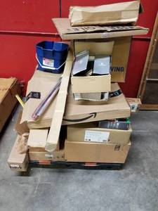 lot 5709 image: Pallet of Misc. Items