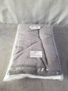 lot 51179 image: SET OF GREY AND WHITE MICROSOFT WASH CLOTHS