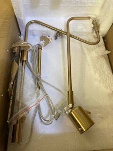 lot 51250 image: WALL MOUNTED SWING LIGHT BRASS FINISH