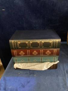 lot 51293 image: 2 PIECE BOOKSHELF STASH SPOT SET OF 2