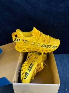 lot 51295 image: JUST SOSO TENNIS SHOES SIZE 6 men��s