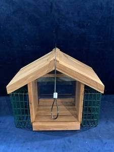 lot 76583 image: HANGING NATURAL WIOD BIRD FEEDERHOUSE COMBO