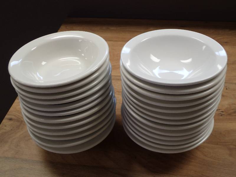 lot 1780 image: Lot Of (25) Table Wear China 6.5 Dinner Bowls