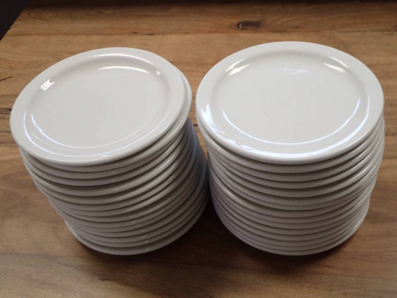 lot 1783 image: Lot Of (17) Royal 6.5 Round Dinner Plates