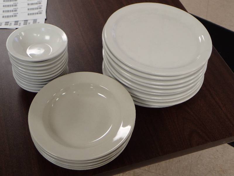 lot 1784 image: Lot Of (9) 9.5 Round China Dinner Plates W(5) 8.5 Round Side Dinner Bowls And (11) 5 Round Side Bowls