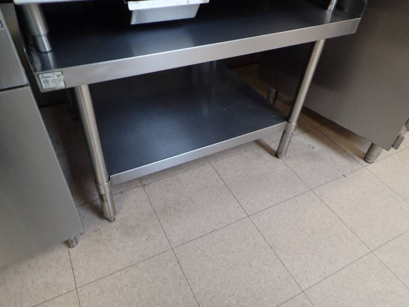 lot 1820 image: Stainless 36x30 Equipment Stand With Undershelf