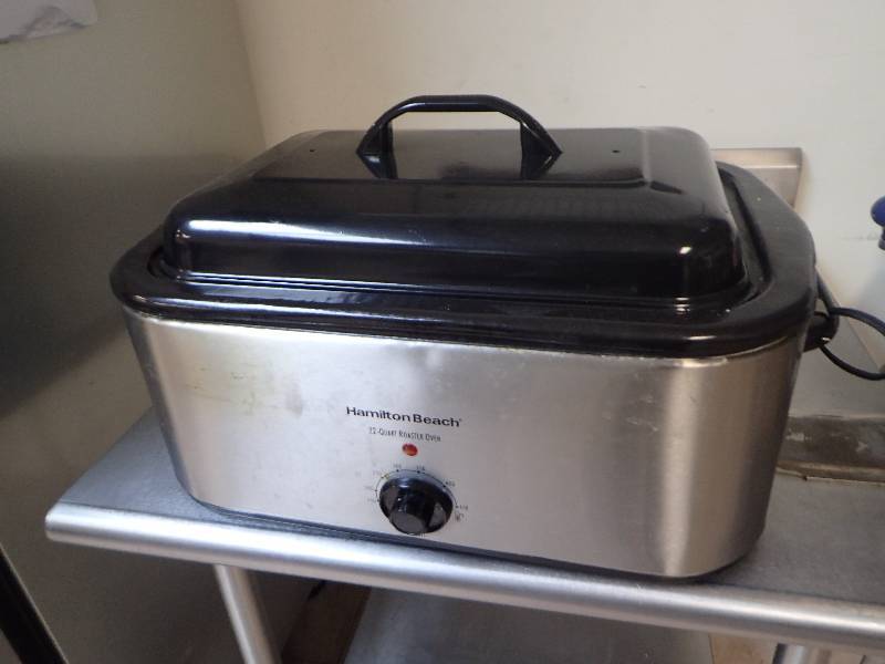 lot 1824 image: Hamilton Beach Countertop 22q Roaster Oven