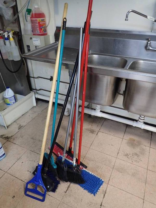 lot 1847 image: Lot Of Push Broom, Scrub Brush