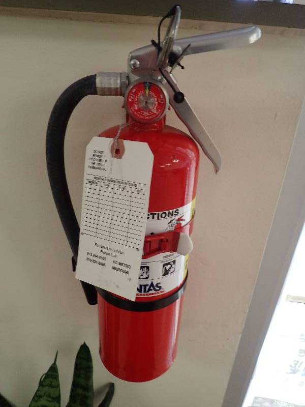 lot 1854 image: Charge Dry Chemical Fire Extinguisher