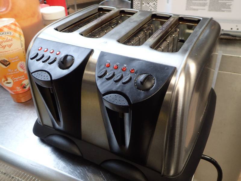 lot 1857 image: Westbin 4 Slot Counter Top Toaster