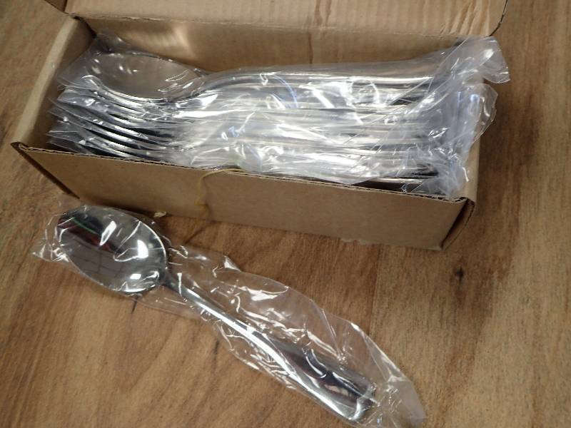 lot 1805 image: Box of (4) Dozen 36 Piece Teaspoons