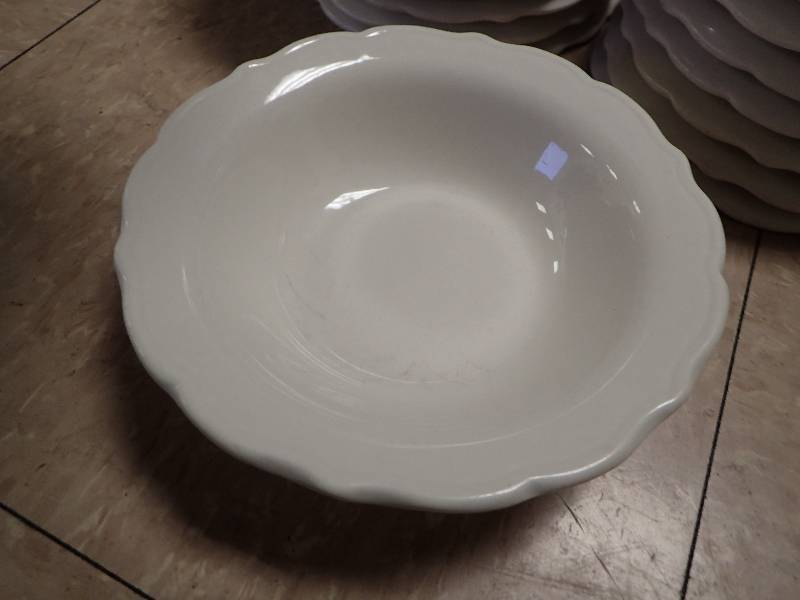 lot 1785 image: Lot Of (19) Syracuse China 6.5 Round Side Bowls