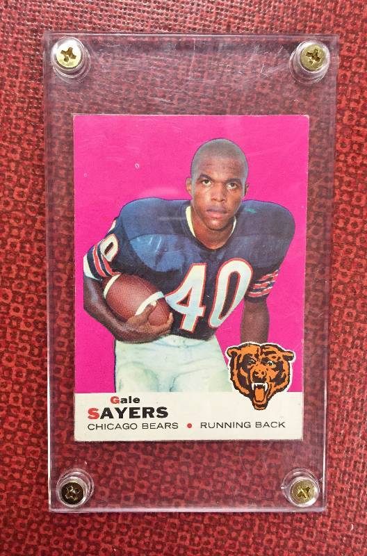 lot 1013 image: 1969 Topps Gayle Sayers Topps Rookie Card - Excellent Condition - Hall of Fame Legend - 47 Years old