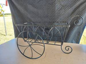 lot 3700 image: plant stand