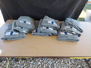 lot 3703 image: (9) bath towels