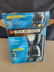 lot 3710 image: Black and Decker coffee maker