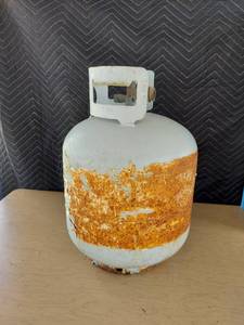 lot 3715 image: LP tank- feels full