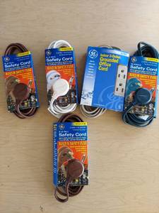 lot 3719 image: extension cords