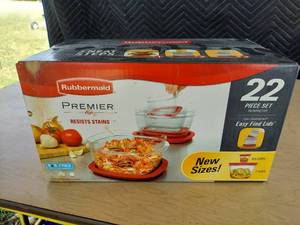 lot 3723 image: Rubbermaid bowls with lids