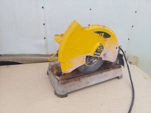 lot 3741 image: Dewalt D28715 14 Chop Saw