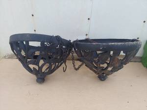 lot 3746 image: 2 Planter Hangers