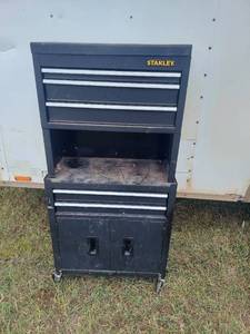 lot 3750 image: Stanley Toolbox on Casters