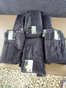 lot 3765 image: bath towels - gray