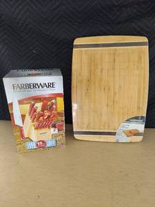 lot 3769 image: Farberware knife set and cutting board