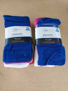 lot 3778 image: (2) 18 pack washcloths