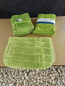 lot 3796 image: (2) 6 piece towel set and bath rug
