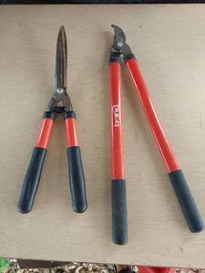 lot 3872 image: loppers and clippers