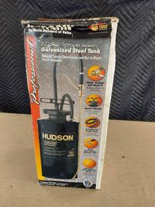 lot 3888 image: 2 gallon sprayer