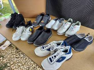 lot 3919 image: Tub with Shoes - 8 Pair, Size 8