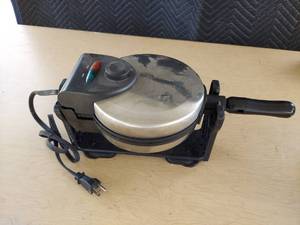 lot 3924 image: waffle maker